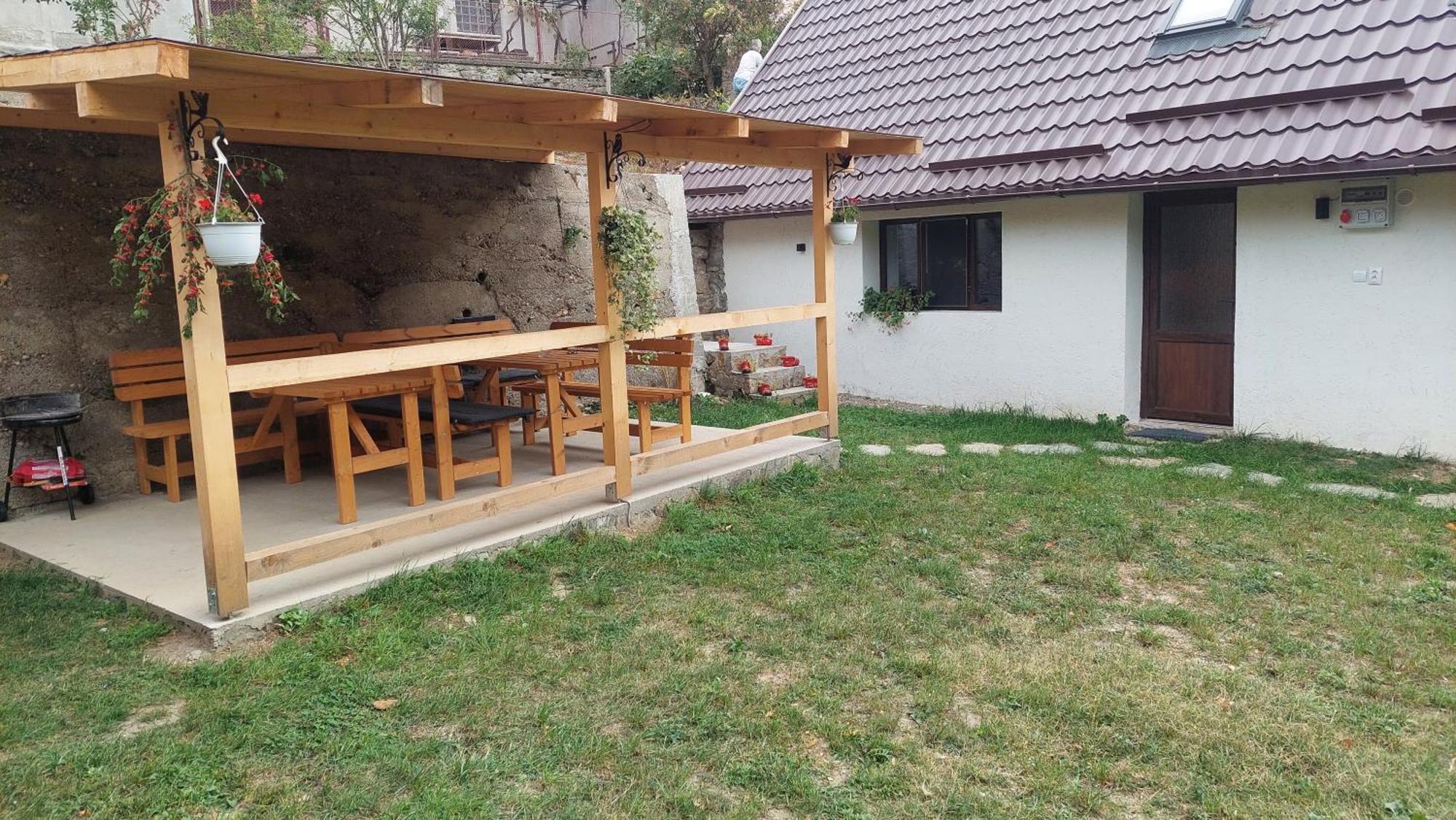Вілла Casa Noua Саска-Монтана Екстер'єр фото